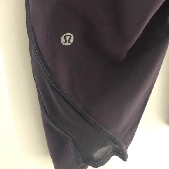 Lululemon cropped leggings with mesh cutouts - Picture 3 of 4